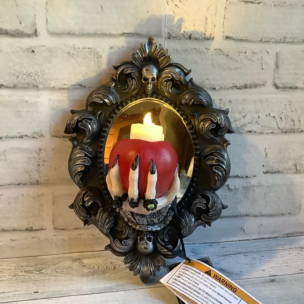 SPOOKY NIGHT Led Witch Hand With Apple Mirror
